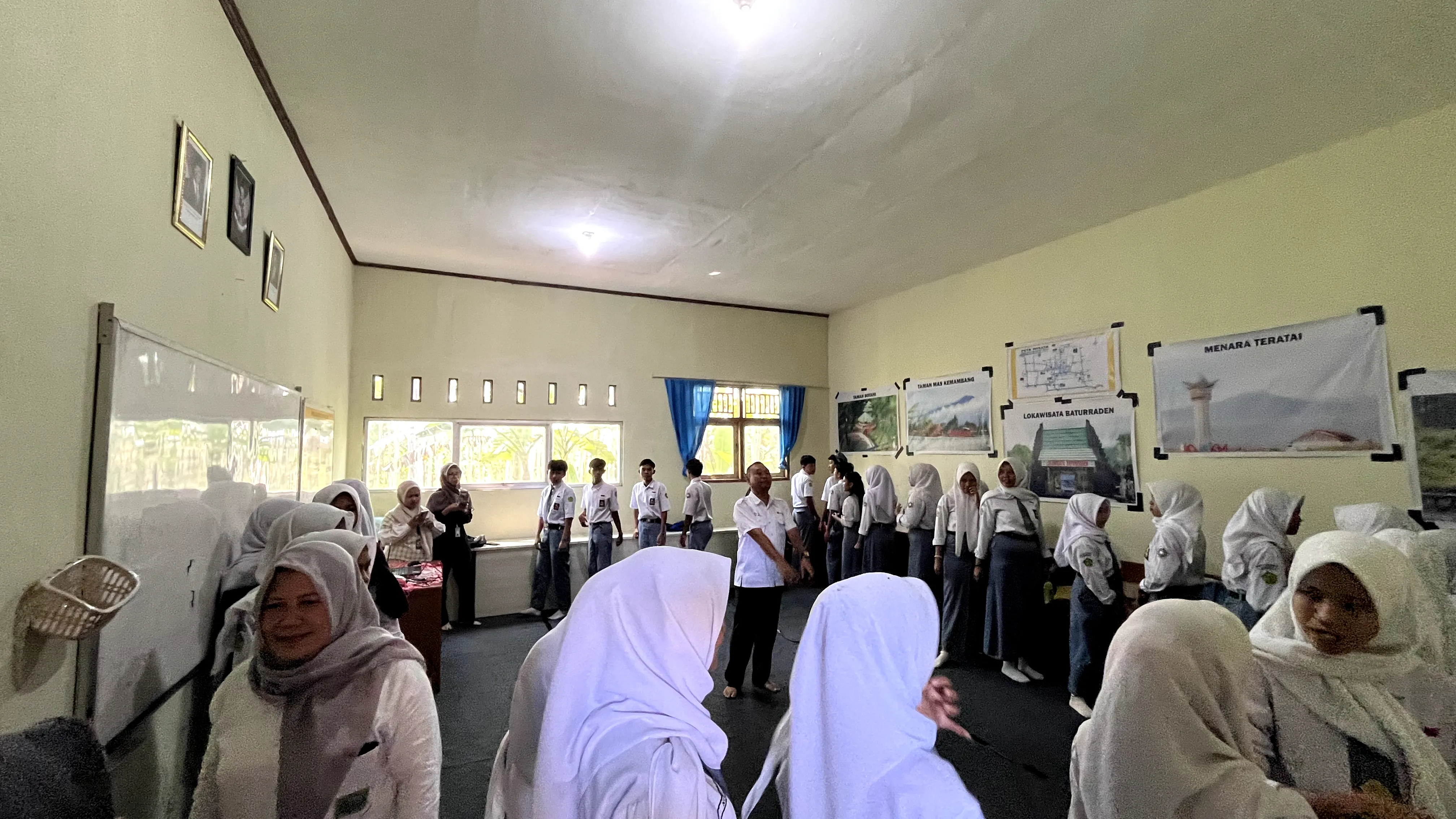 Kelas Industri Usaha Layanan Wisata 4