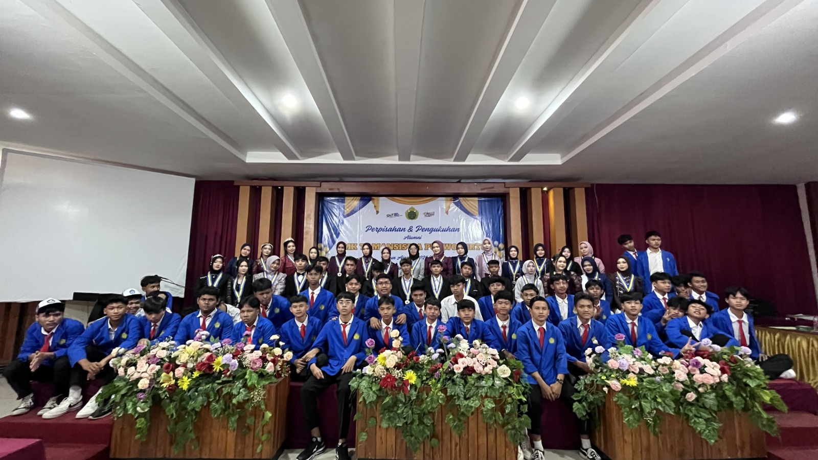 Dokumentasi Pelepasan Siswa Kelas XII SMK Tamansiswa Purwokerto 2025/2026 9